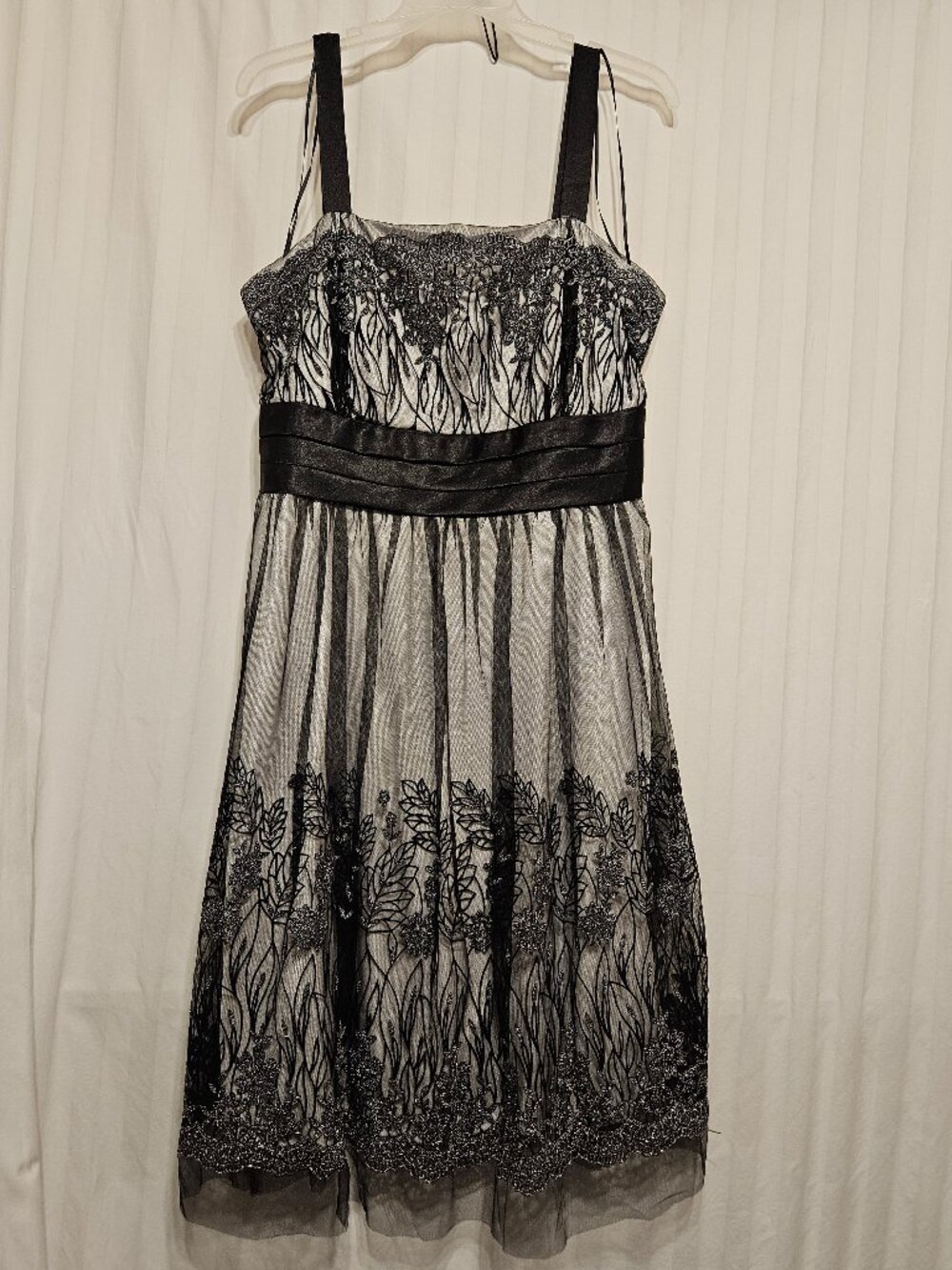 Dressbarn, elegant black lace Tulle overlay fit flare cocktail dress Plus 14W